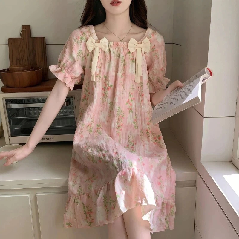 Váy Ngủ Nữ Chất Liệu Cloud Cotton - Tay Ngắn Mỏng Nhẹ, Dáng Dài Đệm Ngực, Phong Cách Ngọt Ngào Cho Nữ Sinh