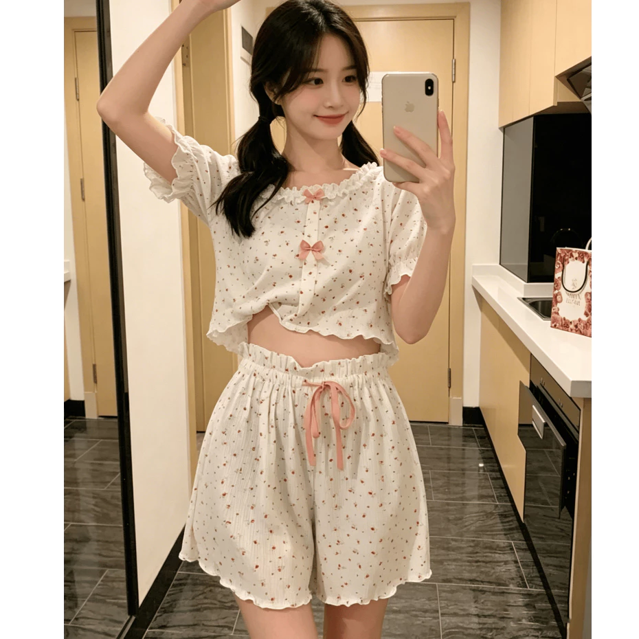 Bộ pyjama gợi cảm và ngọt ngào với họa tiết đáng yêu, phù hợp cho gia đình và đi chơi