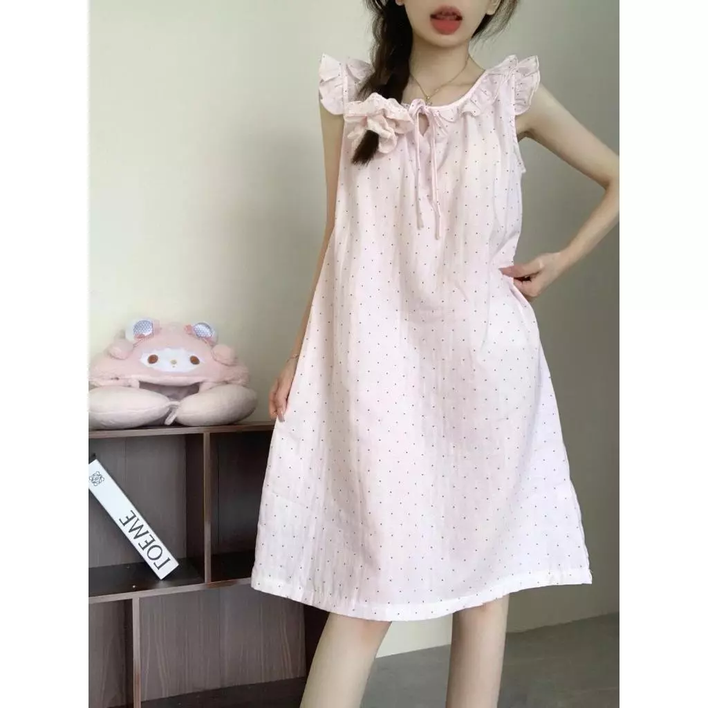 Đầm ngủ dài dáng A mới nhất 2026 - Cổ bẻ kiểu búp bê viền ren - Họa tiết chấm bi - Chất cotton nguyên - Phong cách ngọt ngào, dễ thương dành cho nữ sinh