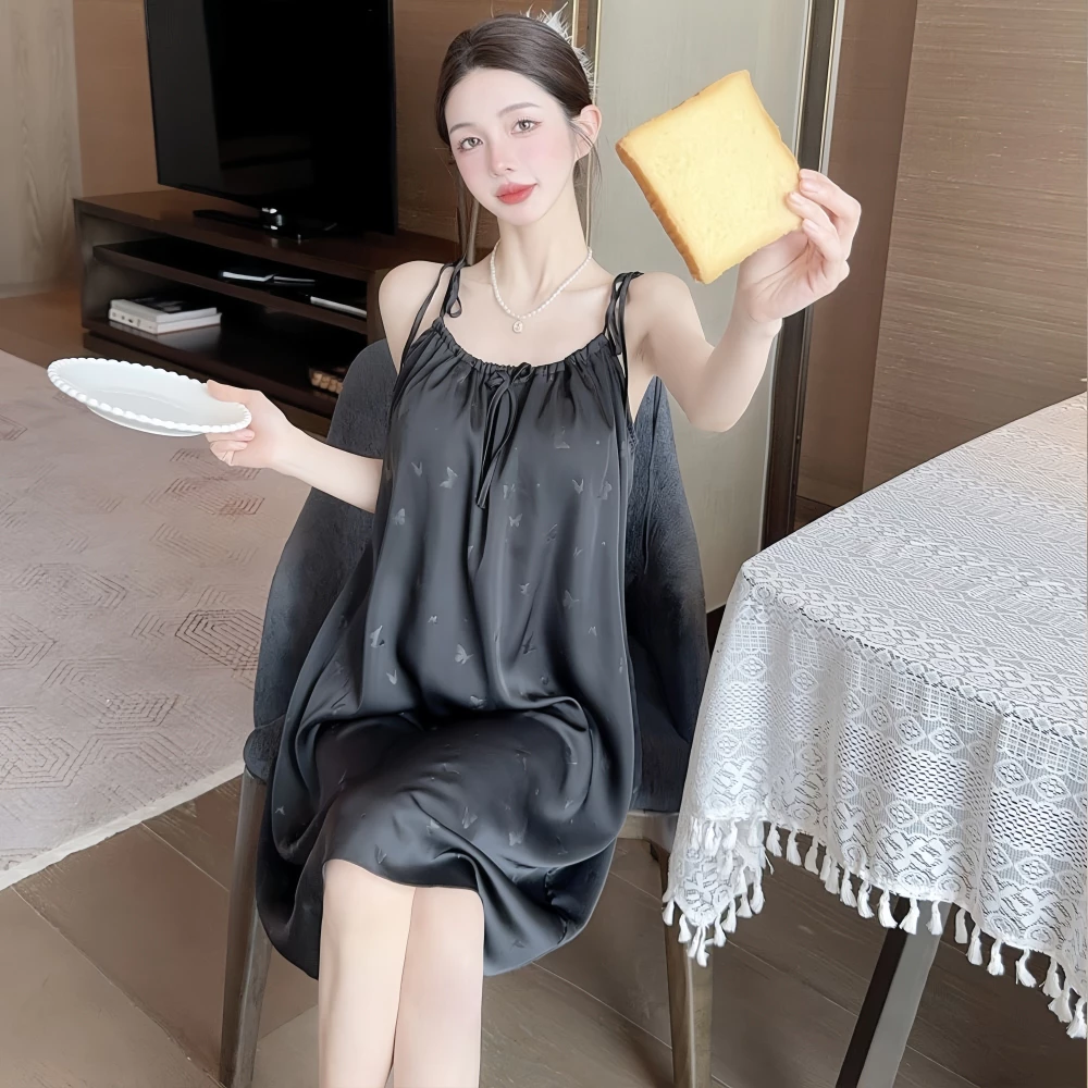 Đầm ngủ dây treo mùa hè, vải lạnh mát mượt sang trọng, có ngực tích hợp, phong cách quyến rũ tinh tế - màu đen, dáng suông che khuyết điểm, mặc điều hòa thoải mái không lo hở