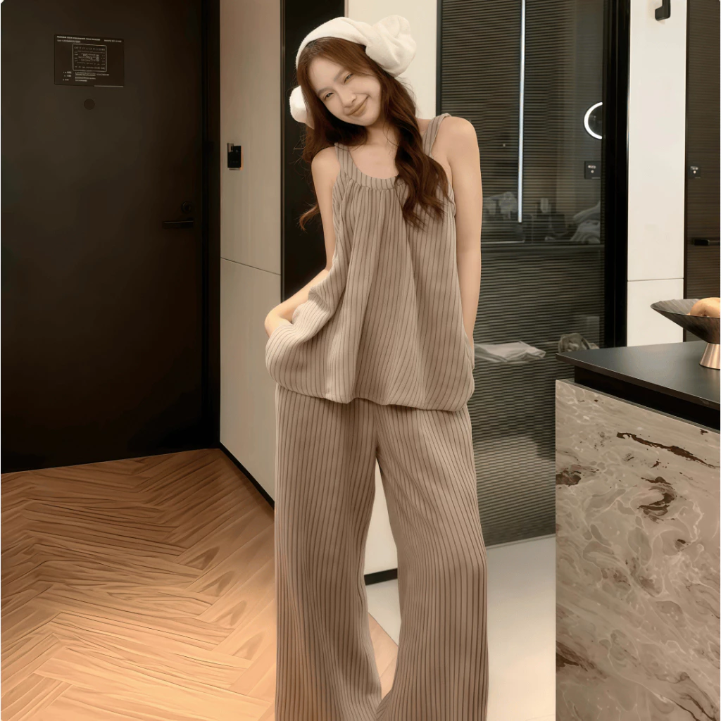Bộ đồ ngủ nữ mới xuân hè 2026: Áo dây quai + quần dài sọc ngang màu nâu đen, chất cotton mềm mại, phong cách Hàn Quốc đơn giản【mặc nhà hay đi chơi đều đẹp】