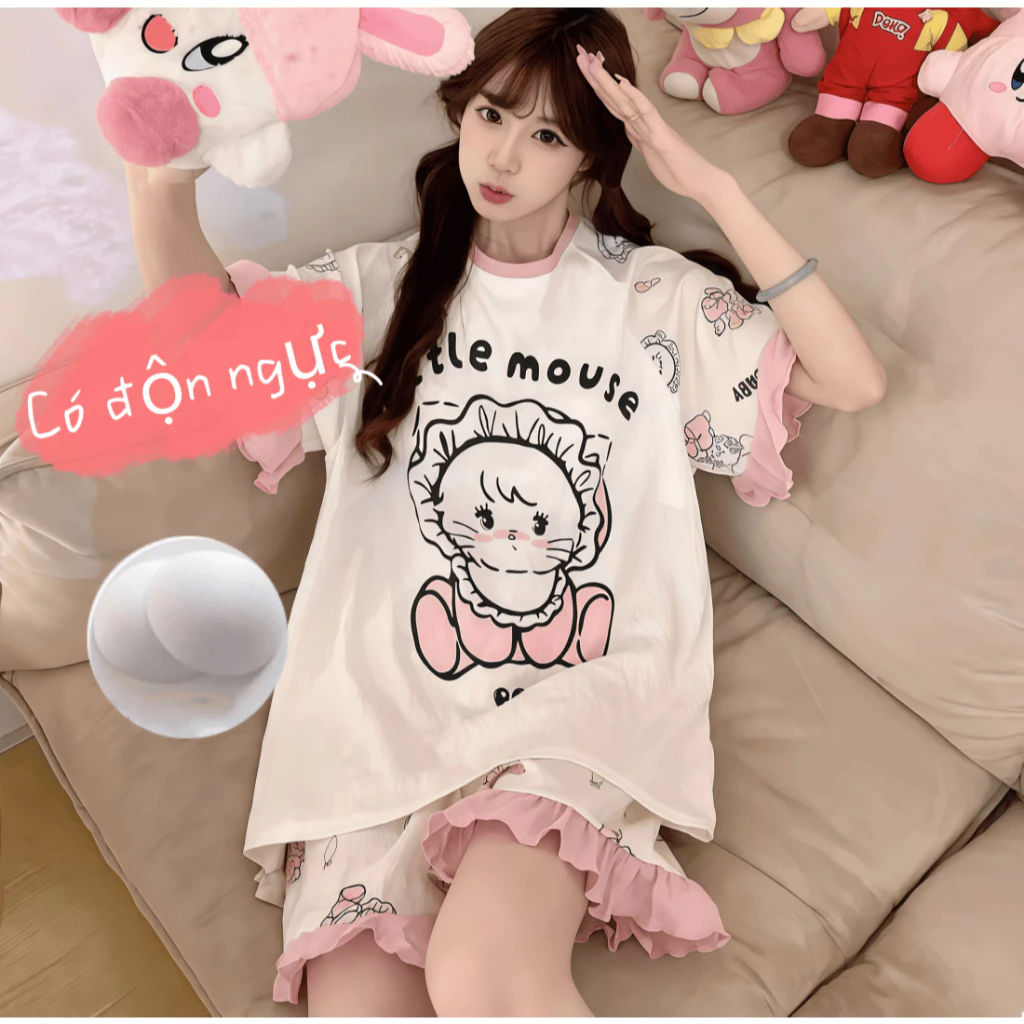 【Có độn ngực】Bộ đồ ngủ nữ mới hè 2026: Áo cổ tròn tay ngắn + quần đùi cotton mềm mại mỏng nhẹ, viền bèo nhún dễ thương, in họa tiết ngọt ngào【mặc nhà hay đi chơi đều xinh】