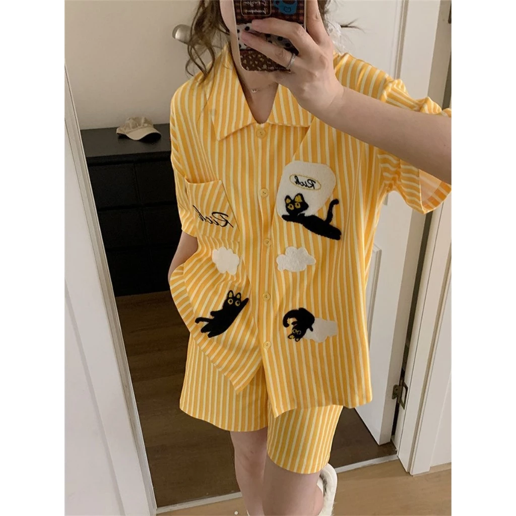Bộ đồ ngủ mèo đen nhỏ sọc màu vàng dành cho nữ Bộ đồ mặc nhà rộng rãi và thoải mái