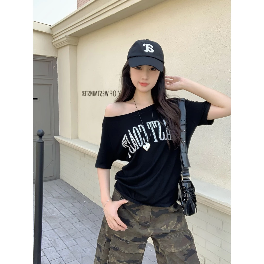 Thời trang nữ ViViApparel: Áo thun họa tiết lệch vai phong cách Mỹ — Áo thun mùa hè hợp thời trang, dáng rộng