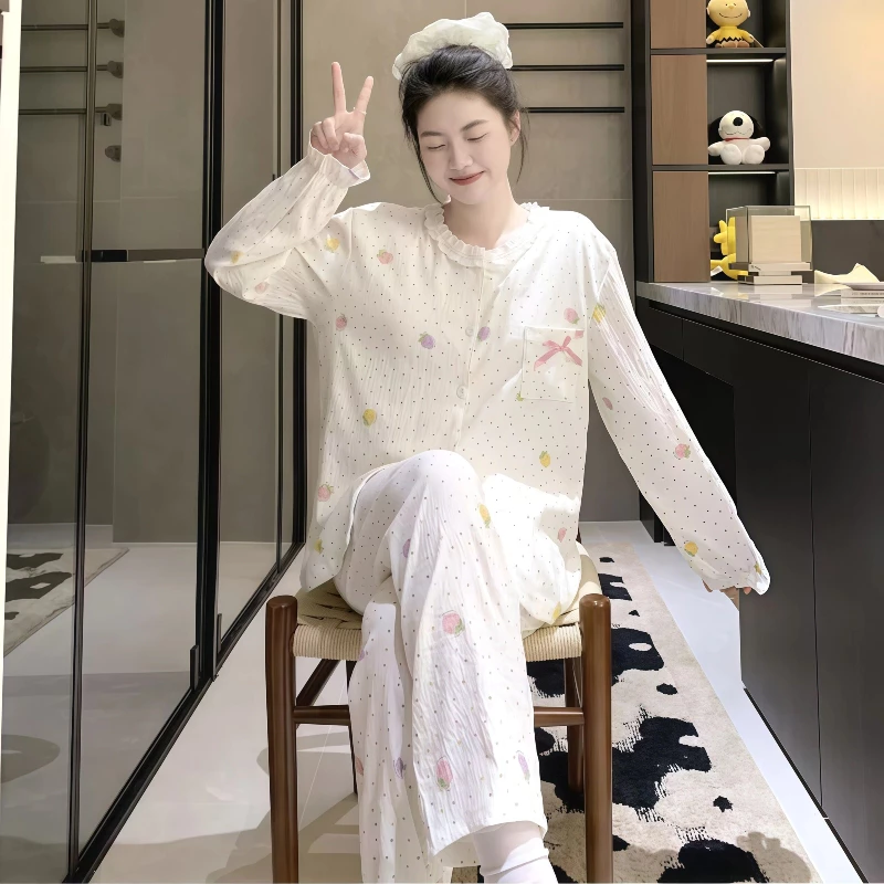 Bộ đồ ngủ mới 2026 – Chất Cloud Cotton mềm mại, in họa tiết dâu tây dễ thương – Thiết kế thoải mái, mặc ở nhà cực êm