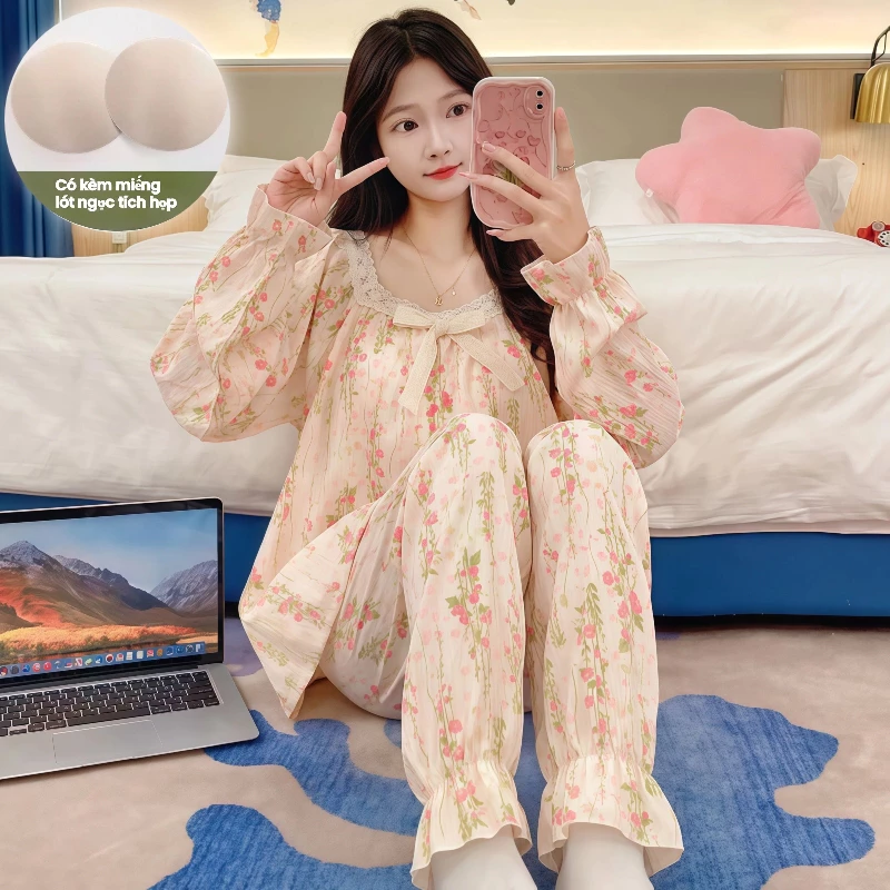 Bộ đồ ngủ mùa xuân thu cho nữ – Chất Cloud Cotton mềm mại, có đệm ngực – Thiết kế cổ vuông đơn giản, phong cách Hàn Quốc – Dáng rộng thoải mái, mặc ở nhà hay ký túc xá đều hợp