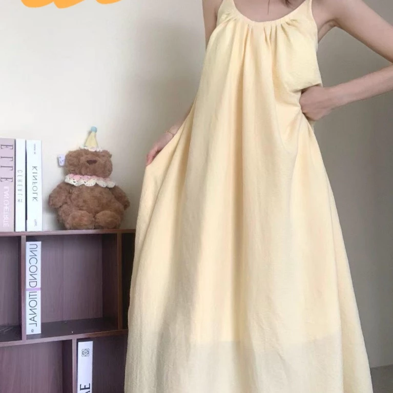Đầm ngủ nữ dây mảnh xuân hè mới – Màu vàng trơn – Thiết kế đơn giản thoải mái – Mặc nhà thoải mái, có thể mặc đi chơi – Có thể mặc ngoài đường