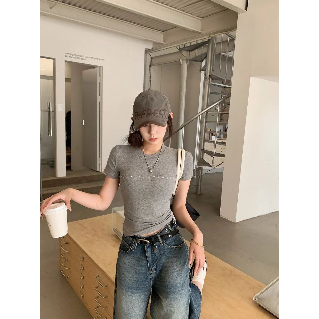 ViViApalael Women 's: Áo thun ngắn tay phong cách Mỹ mùa hè mới – Đa năng, Slim-Fit và Flattering; Áo thun hàng ngày được trang bị đầy phong cách.