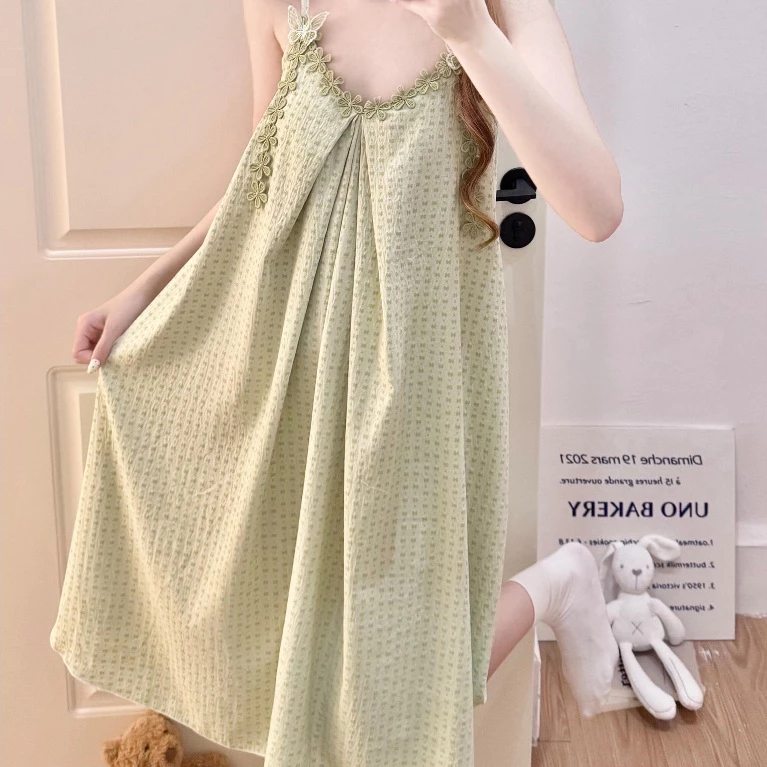 【Có độn ngực】Đầm ngủ nữ mới xuân hè 2026 phong cách ngọt ngào: Chất cotton mềm mại thoáng mát, màu trơn đơn giản thanh lịch, chi tiết ren xinh xắn viền cổ và tay【mặc nhà hay đi chơi đều đẹp】