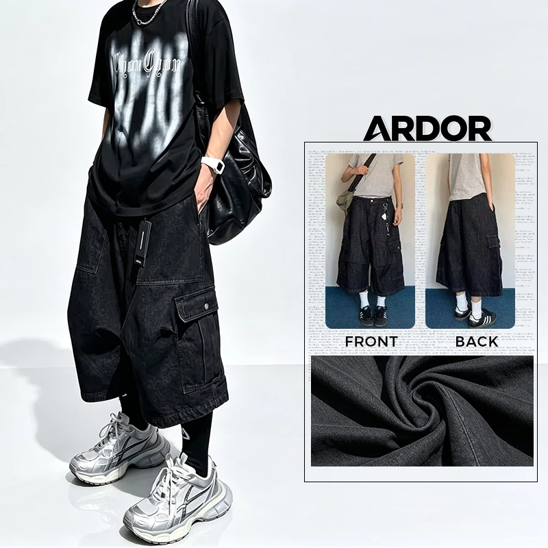 Quần short jean nam nữ cùng mặc màu đen kiểu rộng rãi ống thẳng, quần jean ngắn chất liệu vải jean giặt màu đen bền đẹp cứng cáp phù hợp mùa hè, thiết kế túi lớn phong cách streetwear cổ điển, kiểu dáng thoải mái che khuyết điểm chân