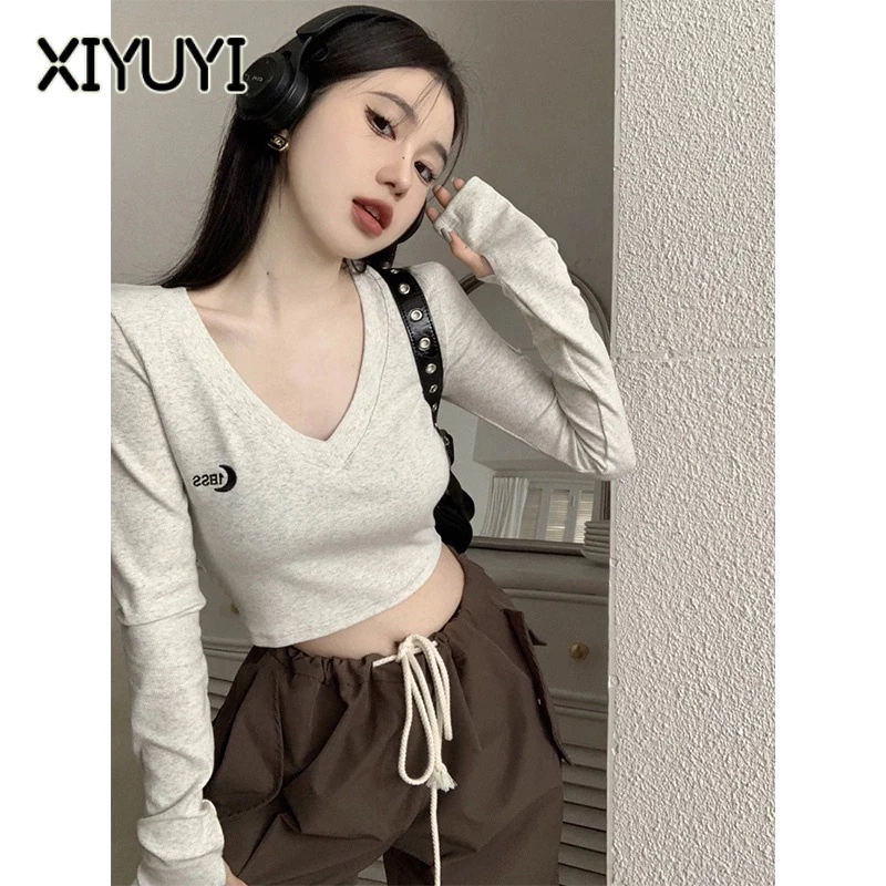 XIYUYI Áo Thun Crop Top Tay Dài Cổ Chữ v Thêu Họa Tiết y2k Phong Cách Âu Mỹ Thời Trang Cho Nữ