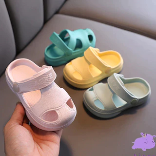 Giày Sandal Đế Mềm Đục Lỗ Họa Tiết Hoạt Hình Thời Trang Mùa Hè Cho Bé Trai + Gái