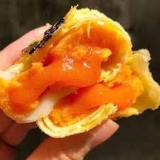 (1 cái ) bánh trứng  muối tan chảy