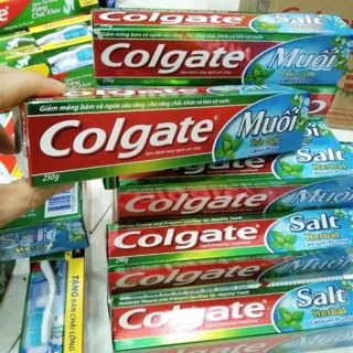 Kem đánh răng Colgate Muối Thảo Dược 225g