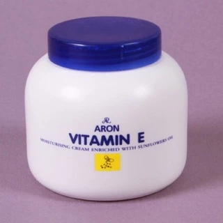 01 hộp dưỡng ẩm VITAMIN E 200g- Nội địa Thái Lan