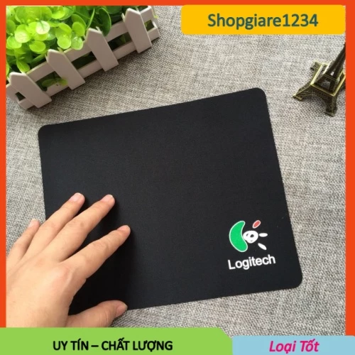 Miếng lót chuột Logitech giá siêu rẻ (23 x 18cm)