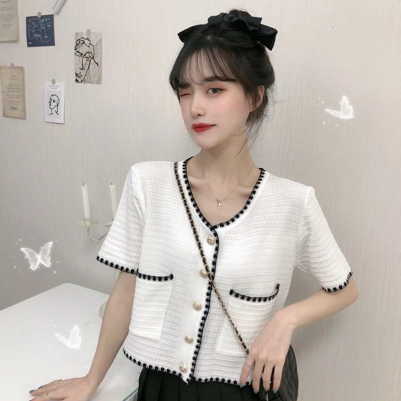 Áo thun gân croptop nữ viền ren phối cúc túi thật dày dặn cổ V ngắn tay - Mã: 728 TV-Fashion