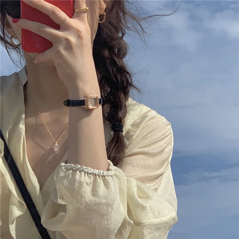 Đồng hồ nữ Yahoo YH86 thời trang mặt vuông nhỏ cá tính dể thương dây da mềm êm tay, phong cách Hàn Quốc