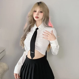 Weird Puss Áo croptop tay dài cổ polo xếp ly có cà vạt thời trang cho nữ