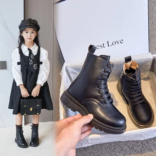 Giày bốt cho bé gái chất da PU siêu mềm nhẹ. khóa kéo phối dây buộc dễ thương kiểu dáng Hàn Quốc