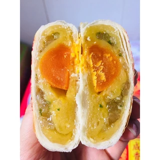 (Lò SX) Bánh pía Mỡ hành trứng Thành Hương - Bánh pía xưa gói giấy truyền thống 1 cây 350g 4 cái