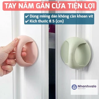 Quai cầm, Tay nắm gắn cửa bằng miếng dán tủ quần áo, tủ bếp, ngăn kéo tiện lợi