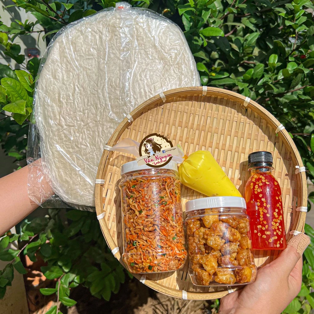 Combo tóp mỡ sốt tắc nhỏ tặng bơ . Bánh tráng vân nguyễn 200gr muối tép, 100gr tóp mỡ, 1 chai sốt tắc, 100gr bơ