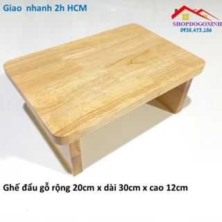 Ghế đẩu gỗ cao 12cm x rộng 20cm x dài 30cm, bằng gỗ cao su tự nhiên, bền đẹp chắc chắn, ngồi thoải mái, nhiều công dụng.