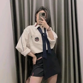 Quần giả váy ngắn chữ A Romantic Crown phối sọc hai màu Navy Đen | RC WRAP SKIRT PANTS