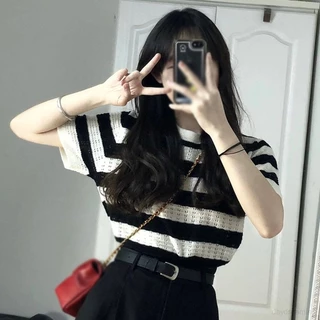 Áo Thun Croptop Dệt Kim Tay Ngắn Cổ Tròn Hở Vai Họa Tiết Kẻ Sọc Thời Trang Mùa Hè Hàn Quốc Cho Nữ