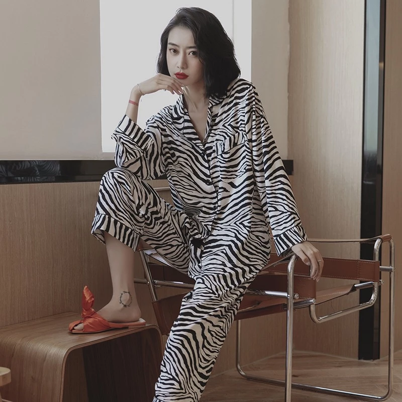 [osee] Zebra coat pyjamas luxury sleepwear women's spring and autumn long sleeve two-piece set internet celebrity striped sexy autumn ice silk mặc nhà mỏng có thể mặc bên ngoài