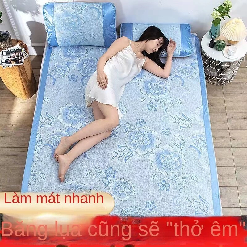 Chiếu lụa điều hoa cao cấp cho mùa hè họa tiết 3D kèm  gối loại thảm mùa hè nệm gấp