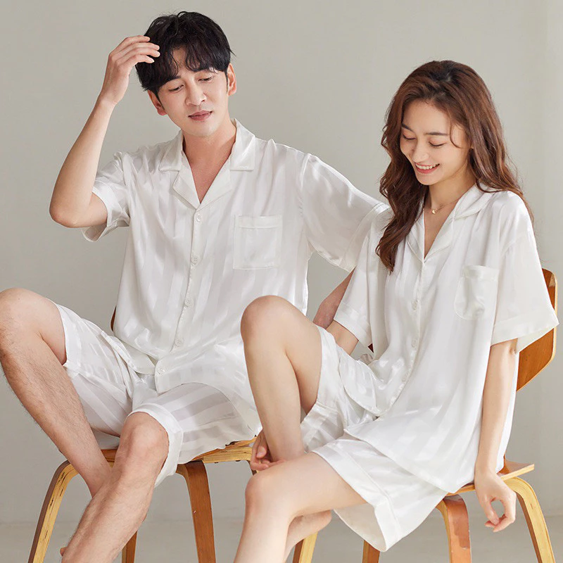 Bộ quần áo ngủ, Bộ Lụa Mặc Nhà Nam Nữ Sọc Trắng Quần Đùi Áo Cộc Chất Lụa Gấm Cao Cấp Size Từ 40-95kg.