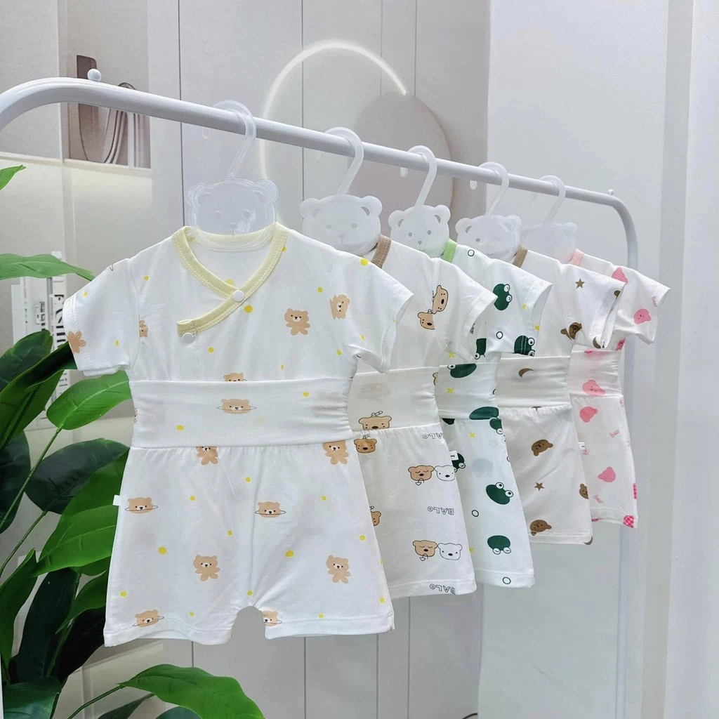 Bộ cộc cúc chéo cạp cao vải peptit trắng họa tiết mềm mát