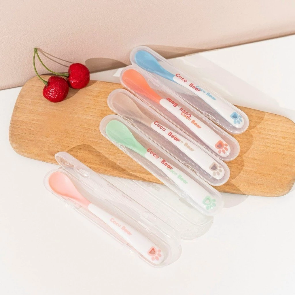 Thìa Ăn Dặm Báo Nóng Silicone Cocobear Kèm Hộp - Đồ Dùng Ăn Dặm Cho Bé