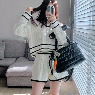 Kii Wii Bộ Áo sweater Dài Tay Cổ Chữ v + Quần short Thiết Kế Mới Thời Trang Mùa Thu Dành