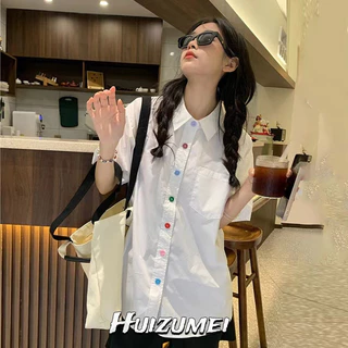 Huizumei Áo sơ mi ngắn tay màu trắng Nhật Bản thiết kế mới đầy màu sắc nút áo sơ mi dáng rộng giảm béo hàng đầu