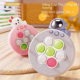 Câu đố trẻ em: nhấn nút 7 để tăng cường máy chơi game và chơi máy chơi game whack-a-mole