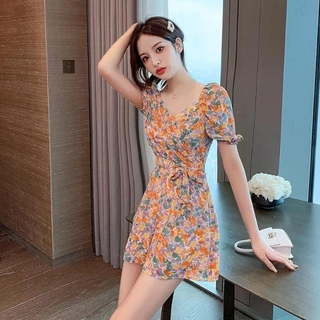 Xiao Yang 's Quần Short Làm Mới Váy Mùa Hè Phong Cách Mới Bộ Jumpsuit Một Mảnh Nhỏ Tính Khí Nữ Cổ Chữ V Tay Phồng Voan Hoa Một Mảnh Jumpsuit Quần Short Phù Hợp Với Thoải Mái