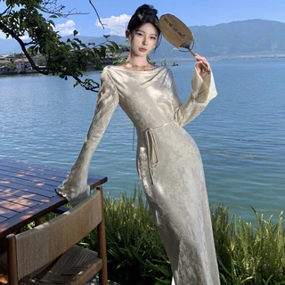Mới Phong Cách Trung Hoa Dài Tay Đầm 2023 Phong Cách Mới Nữ Drap Cảm Thấy Pháp Hông Váy Miễn Phí Sling Bên Trong Trận Đấu