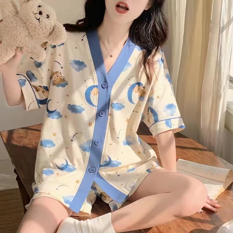 Bộ Đồ Ngủ Họa Tiết Hoa Dễ Thương Kích Thước Lớn Cho Nữ，Quần short mặc nhà ngắn tay cổ chữ V ngọt ngào
