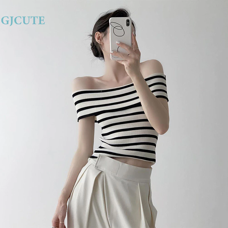 Gjcute Áo thun dệt kim sọc thời trang mùa hè Nữ gợi cảm lệch vai tay ngắn Slim Top WTD