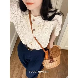 Ruoqianyi✨ Mùa hè Pháp Tính Khí Mỏng Phong Cách Thời Trang Rỗng Ve Áo Dệt Kim Ngắn Tay Cardigan Top Nữ