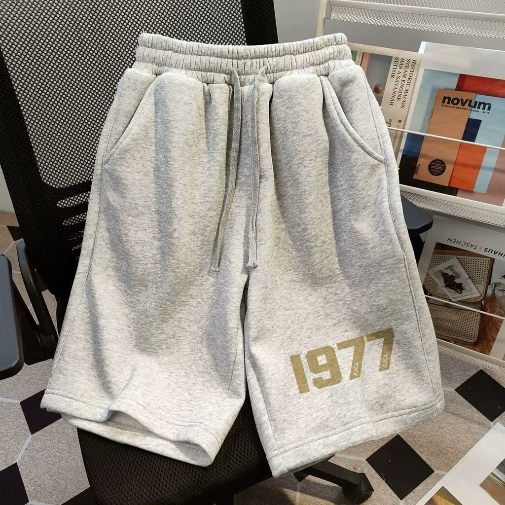 [Quần Short cỡ lớn M-8XL] Số hợp thời trang Mỹ 1977 Cặp đôi in chữ Unisex Dây rút Quần Short thông thường Cặp đôi dáng rộng Thể thao mùa hè Quần ngắn bóng rổ thể thao năm điểm