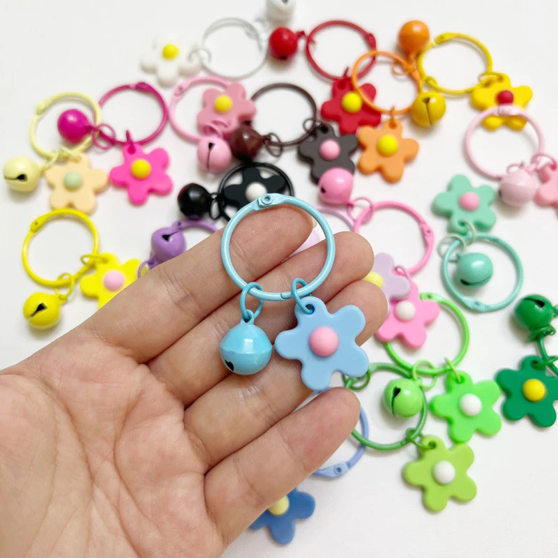 Khoen móc khoá LYLYCRAFT kèm bông hoa và chuông đường kính 3cm, dùng làm móc khóa xe máy