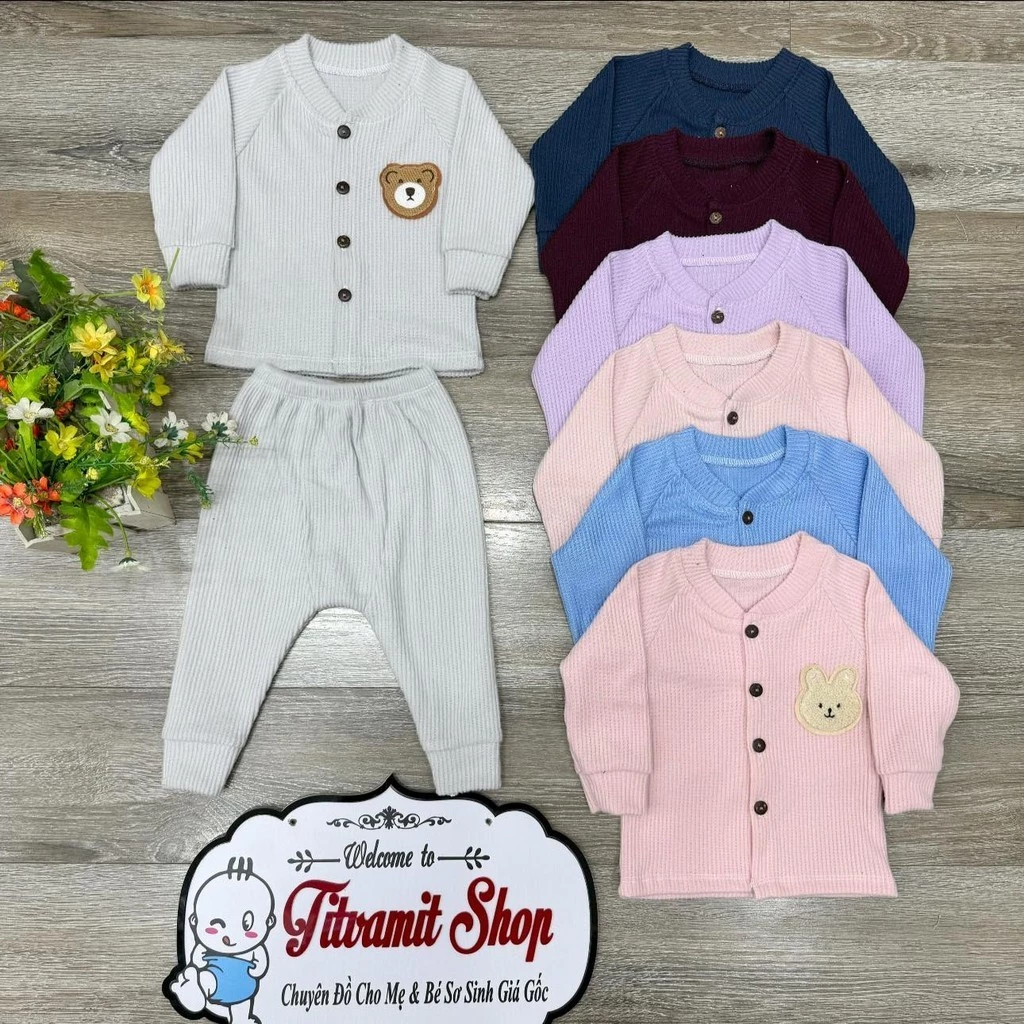 Bộ dài len lông cừu áo cúc giữa, quần can đũng đóng bỉm cho bé