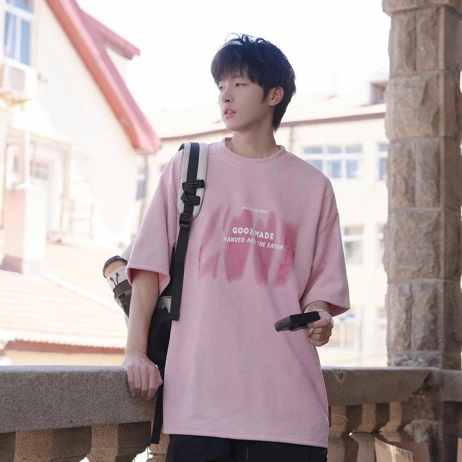Áo thun nam màu hồng, in hình nghệ thuật, dáng rộng, phù hợp mùa hè