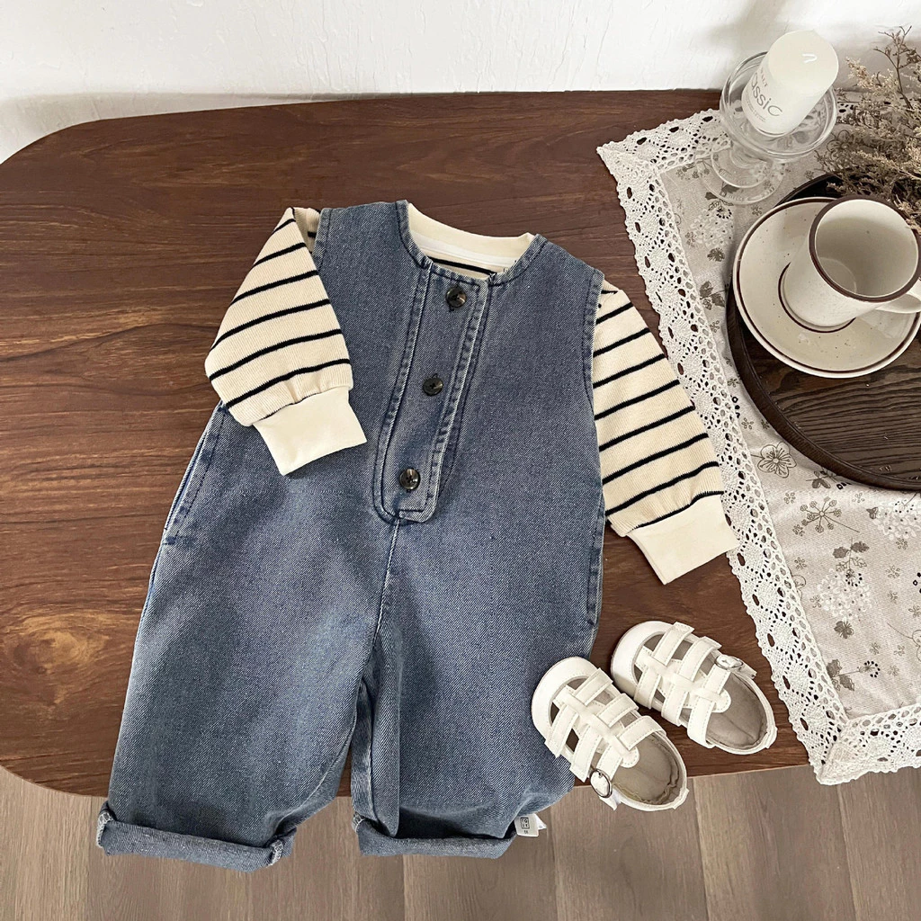 Bộ áo liền quần Denim màu xanh cho bé có áo sơ mi sọc Quần áo trẻ em