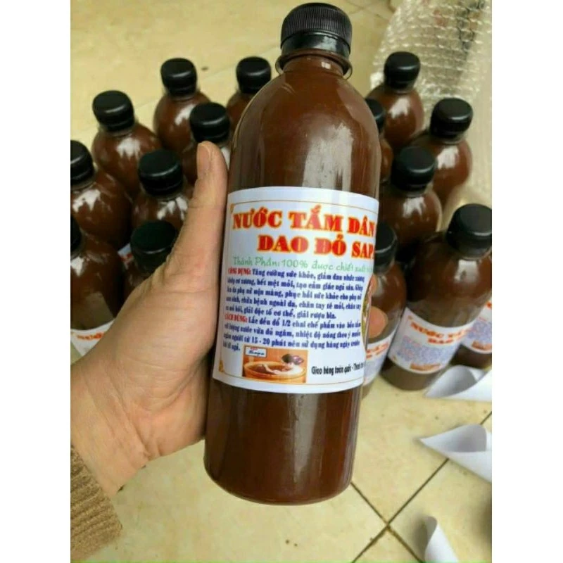 NƯỢC TẮM DAO ĐỎ ĐẬM ĐẶC SẢN PHẨM TIỆN LỢI SỬ DỤNG DUNG TÍCH 500ML M2