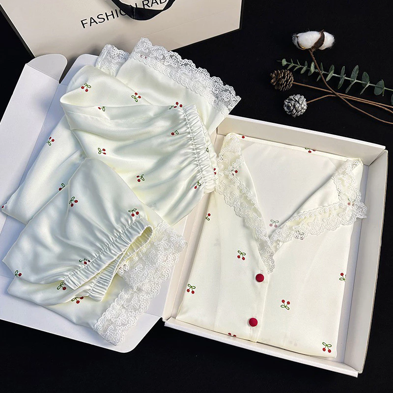(40-75kg)Vải lụa Polyester Bộ pijama ba mảnh bằng lụa lạnh hình quả anh đào ngọt ngào và dễ thương cho phụ nữ, có thể mặc ngoài trời, cảm giác cao cấp, đồ mặc ở nhà cho phụ nữ